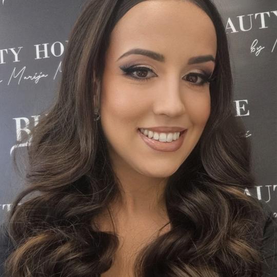 Beauty House by Marija Mitrović #nis Make-up / šminkanje Profesionalno šminkanje + veštačke tre