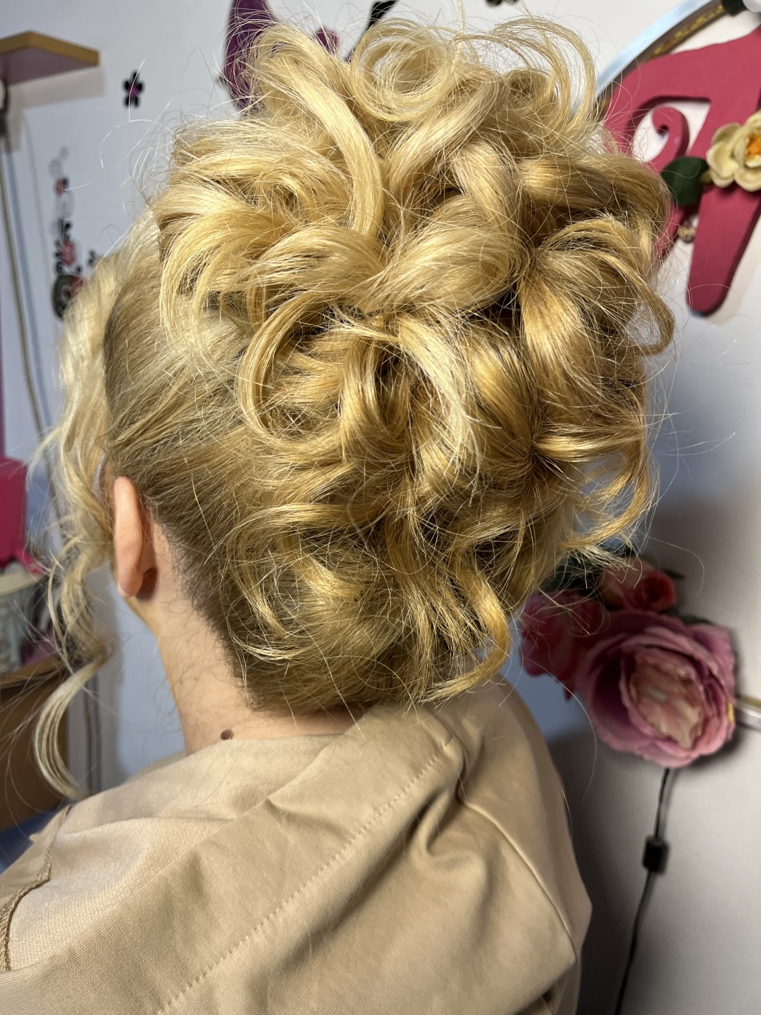 Golden beauty by Mimi #nis Svečane i frizure za svadbu Svečana frizura - punđa