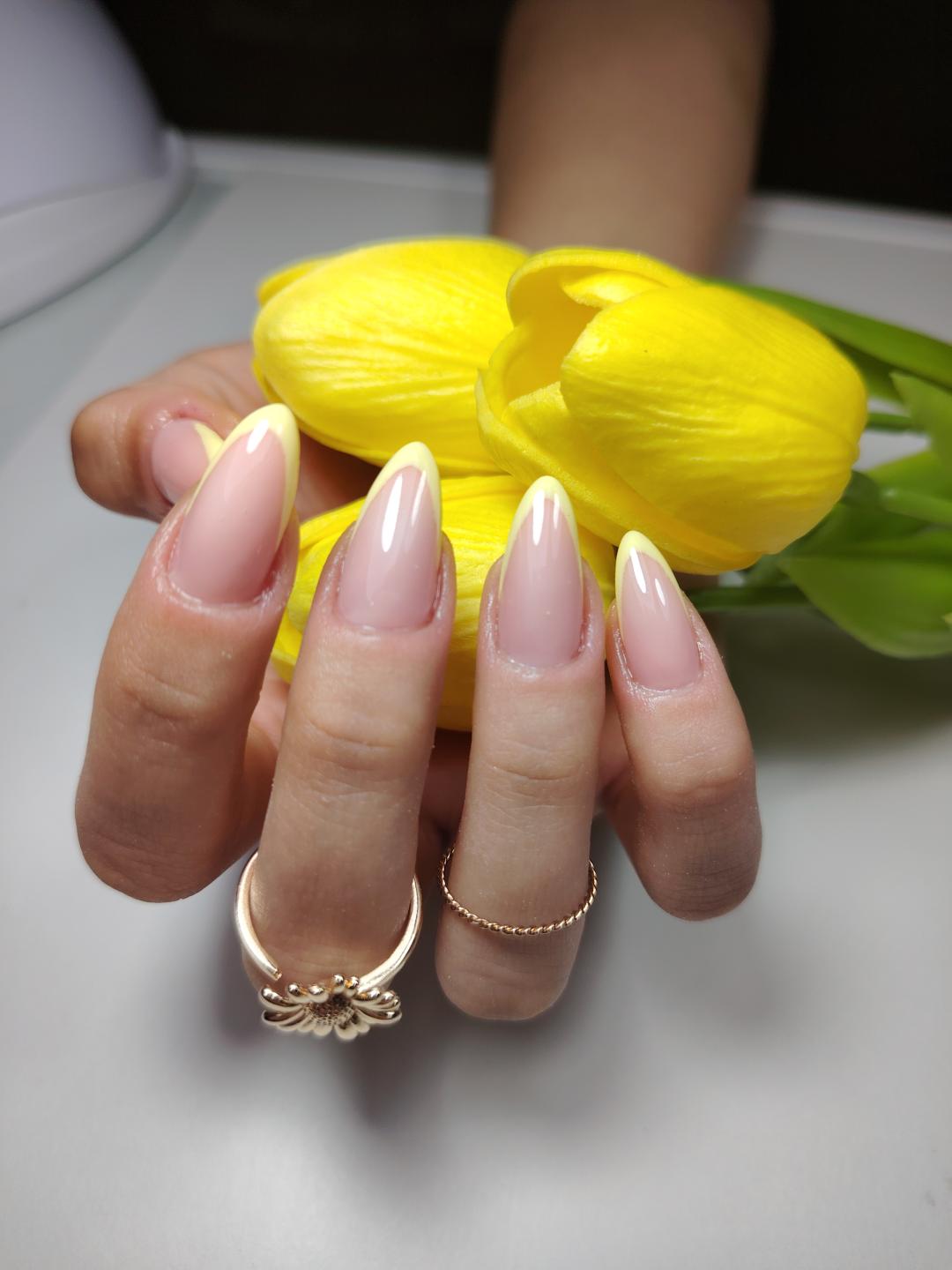 Korekcija noktiju - M dužina - Beauty nails - Zemun, Beograd Korekcija noktiju Nokti Korekcija noktiju, Beograd, Zemun Gornji grad, Zemun polje, Altina, Galenika, Batajnica