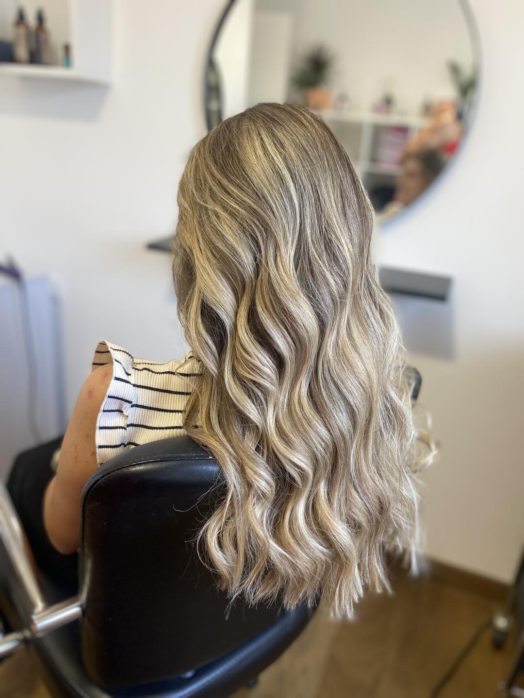 AKCIJA - Pramenovi ili Balayage + Šišanje + Feniranje - Lovely Style, Beograd Pramenovi Frizerski saloni Pramenovi, Beograd, Voždovac