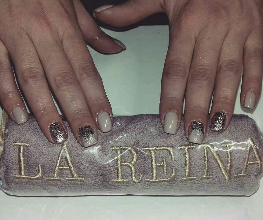 La Reina #beograd Gel lak Gel lak - ruke + noge