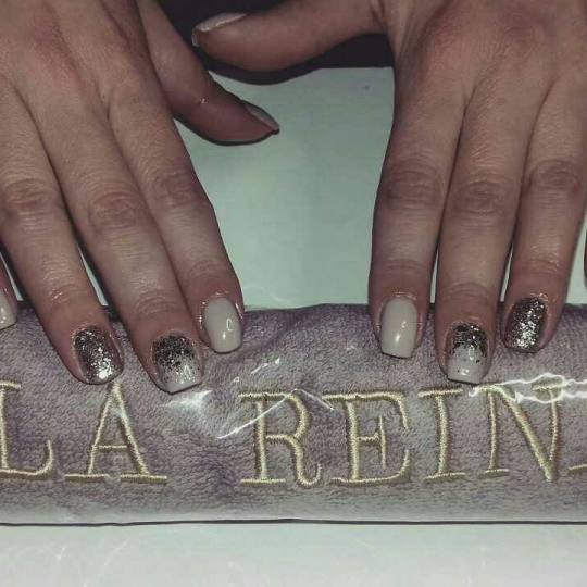 La Reina #beograd Gel lak Gel lak - ruke + noge
