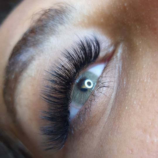 Right Beauty #beograd Nadogradnja trepavica Nadogradnja trepavica - ruski volumen 5D - 8D