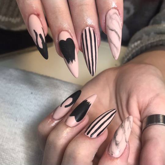 Studio Crystal by Sandra #beograd Izlivanje noktiju ? . . . . . . . . #nails #noktizemun #noktinovib