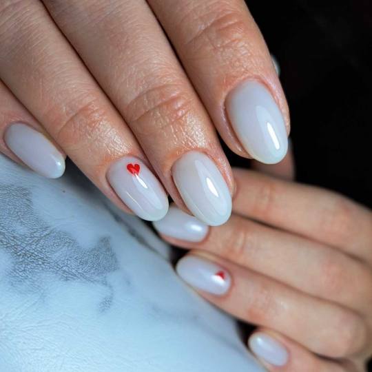 Ashanti Beauty Salon & Academy #beograd Ojačavanje noktiju Izlivanje noktiju gelom - 1 nokat