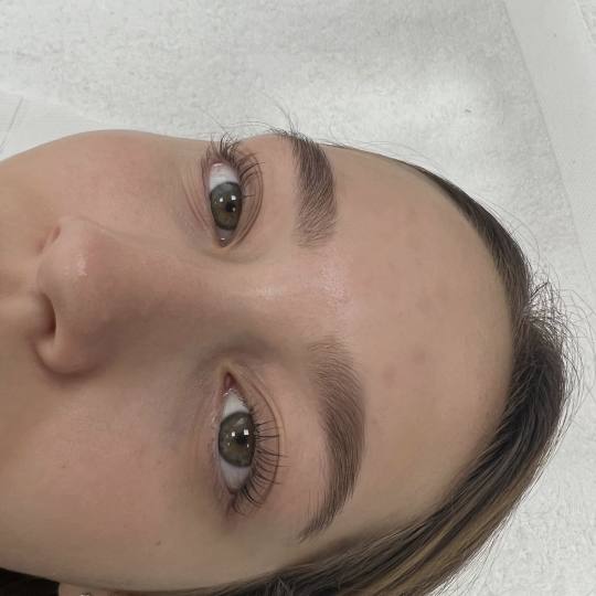 GM Beauty studio #beograd Ovde smo radili sređivanje obrva voskom,i potom farbanje.Izgleda prelepo