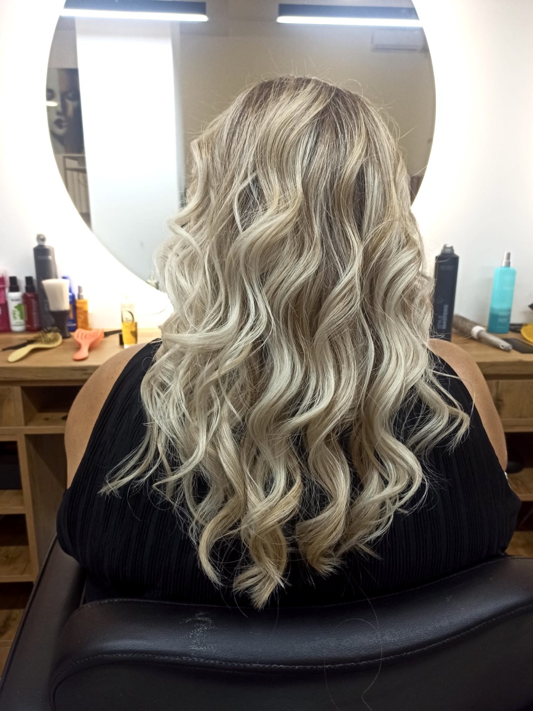 Studio Eleven Ladies&Gentlemen #beograd Feniranje i stilizovanje Feniranje na talase - ekstra duga kosa