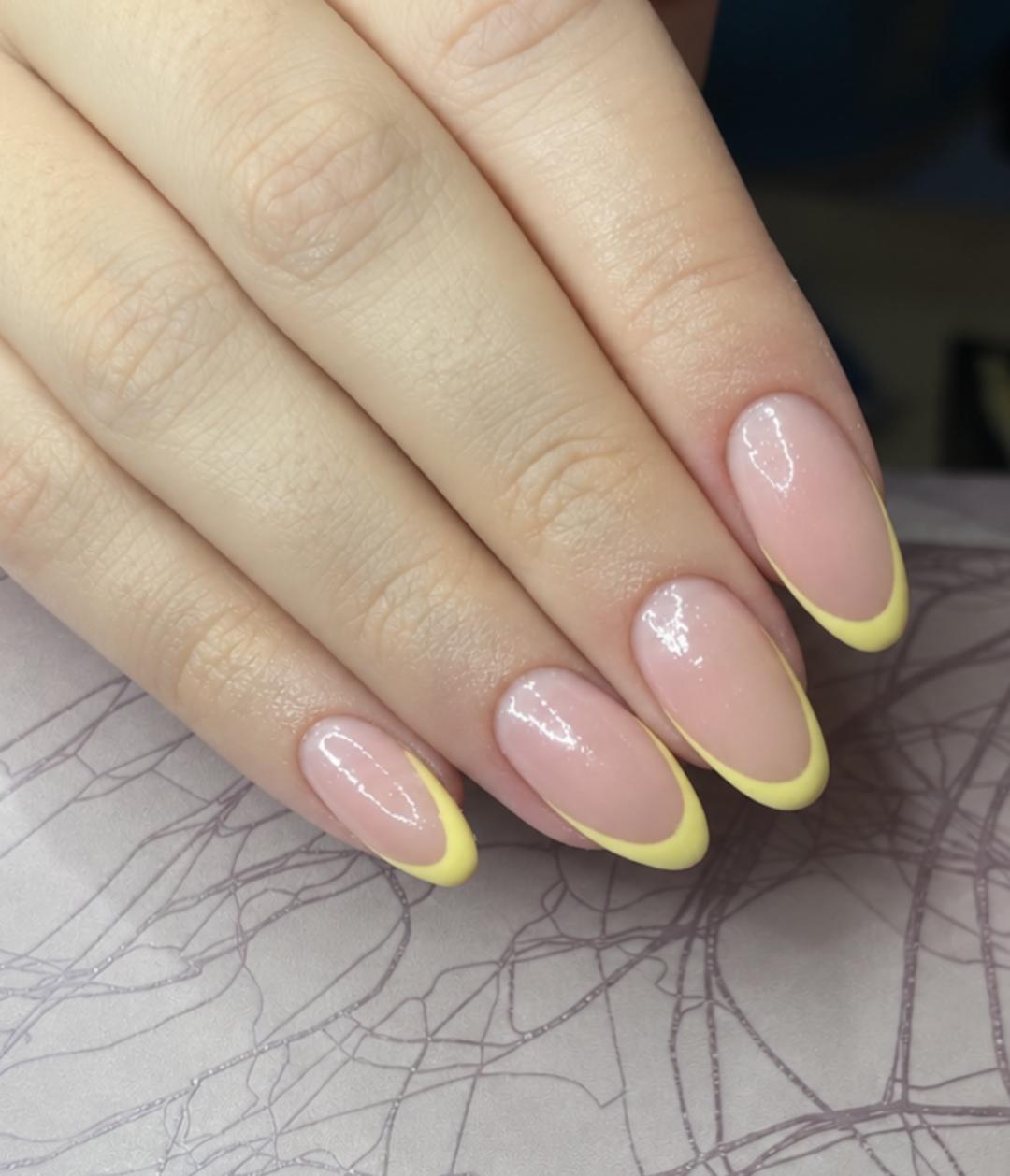 Izlivanje / korekcija noktiju gelom - M dužina - Super stil Marija, Zrenjanin Izlivanje noktiju Nokti Izlivanje noktiju, Zrenjanin, Centar
