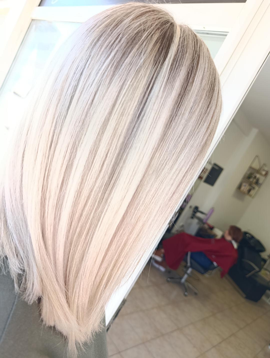 Pramenovi na foliju + feniranje - kratka kosa - Bella Sofija, Obrenovac Pramenovi Frizerski saloni Pramenovi, Obrenovac, Centar