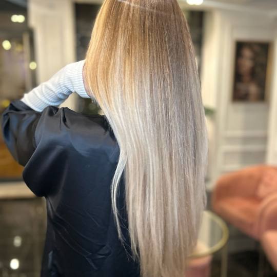 Esthetique Privé #beograd Ombre, sombre, balayage Balayage + Preliv +Feniranje + Šišanje +Black C