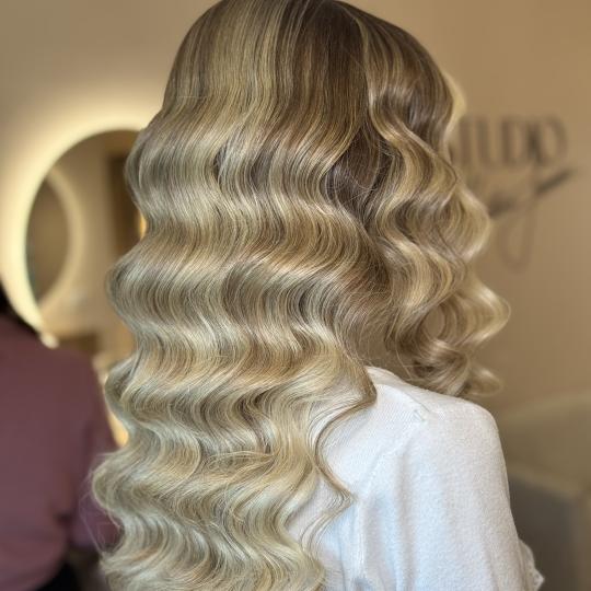 Studio Kristina Jovanović #beograd Uvijanje, lokne i talasi Holivudski talasi - sve dužine kose