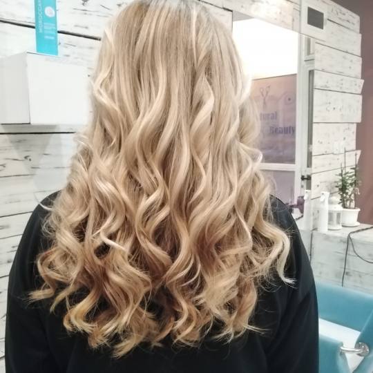 No 1 #novisad Feniranje i stilizovanje Feniranje - duga kosa Feniranje talasa na četku