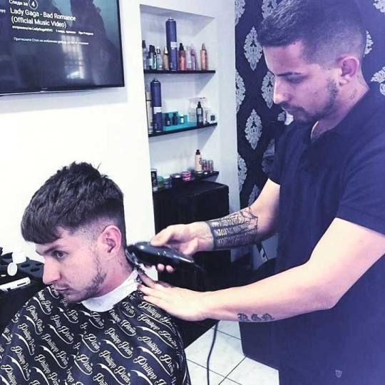 Headroom #beograd Muško šišanje Muško šišanje makazama + mašinicom ✂ Nikola