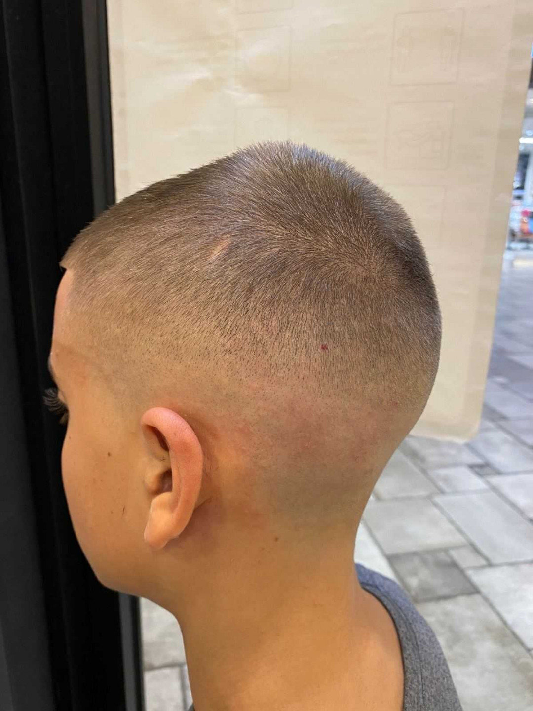 Muško šišanje mašinicom + makazama - Alfaparf Studio Ada Mall, Beograd Muško šišanje Muški frizeri Muško šišanje, Beograd, Banovo brdo
