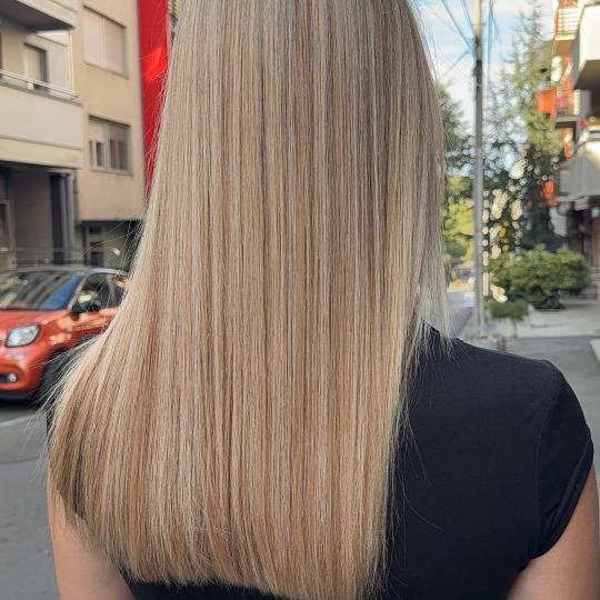 Colore beauty Lab #beograd Pramenovi Pramenovi - kosa srednje dužine