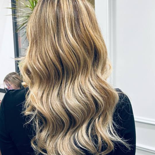 Esthetique Privé #beograd Pramenovi Pramenovi na foliju +Preliv + Feniranje +Šišanje +Black Cavia