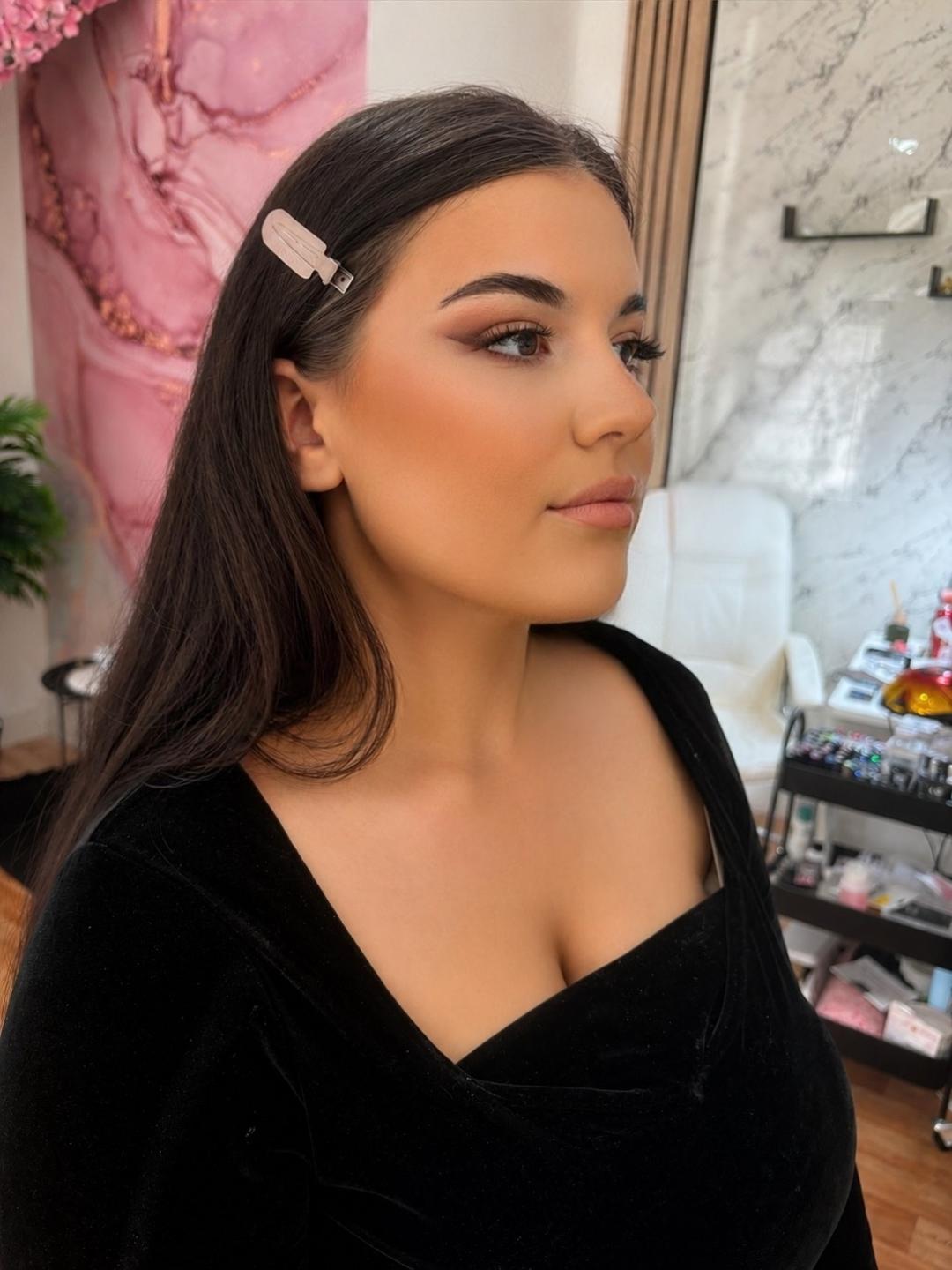 Profesionalno šminkanje - večernja šminka - Aura room, Pančevo Make-up / šminkanje Lice Make-up / šminkanje, Pančevo, Centar