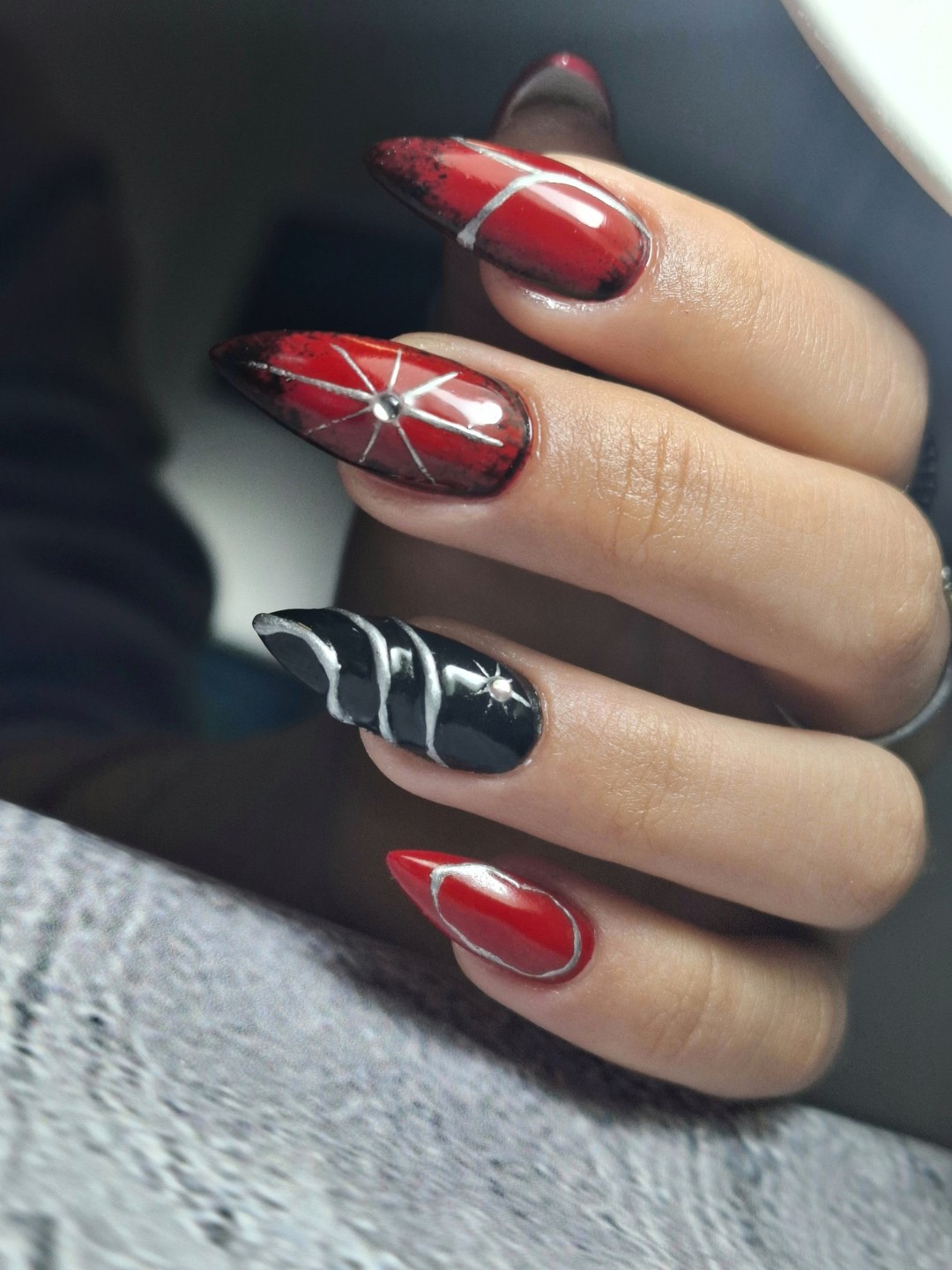 Korekcija noktiju gelom - Beauty Studio by Milica Pavlović, Beograd Korekcija noktiju Nokti Korekcija noktiju, Beograd, Karaburma, Višnjička banja
