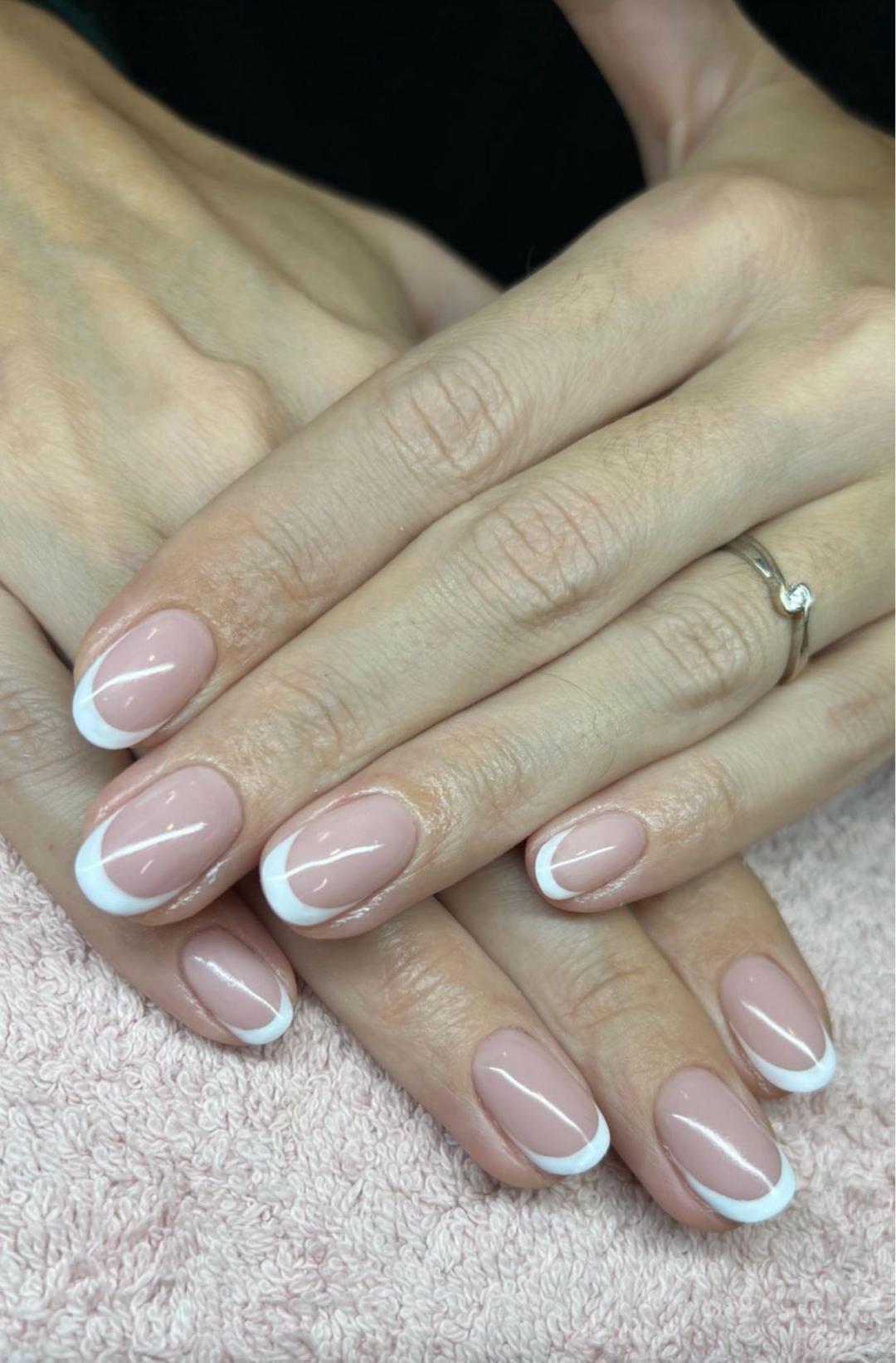 Bibi beauty centar #beograd Ojačavanje noktiju Ojačavanje prirodnih noktiju gelom