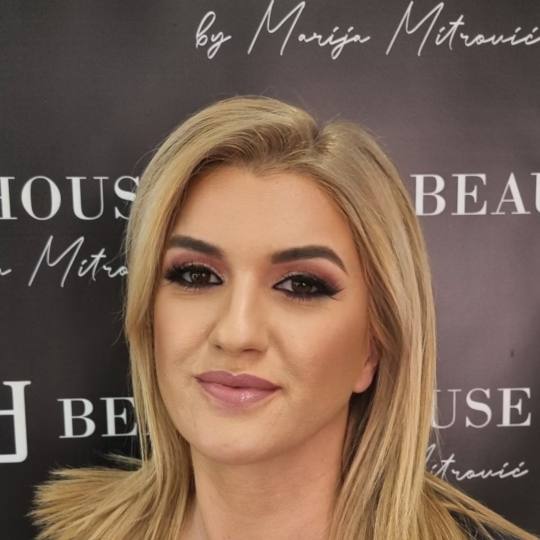 Beauty House by Marija Mitrović #nis Make-up / šminkanje Profesionalno šminkanje + veštačke tre