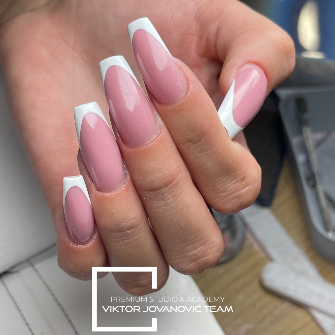 Izlivanje noktiju - L velicina - BEAUTY CENTER Viktor Jovanović, Subotica Nadogradnja noktiju Nokti Nadogradnja noktiju, Subotica, Centar
