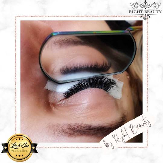 Right Beauty #beograd Nadogradnja trepavica Nadogradnja trepavica - ruski volumen 5D - 8D