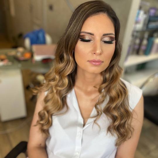 Bibi beauty centar #beograd Make-up / šminkanje Profesionalno šminkanje + feniranje ravno sminka i