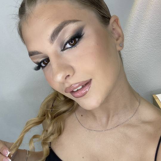 SM Beauty studio #nis Make-up / šminkanje Profesionalno šminkanje + veštačke trepavice