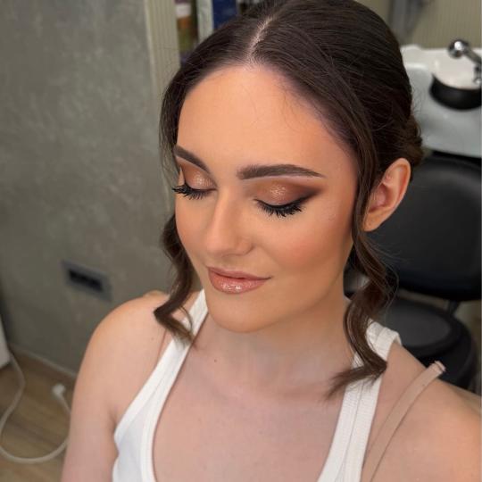 Bibi beauty centar #beograd Make-up / šminkanje Profesionalno šminkanje + veštačke trepavice + s
