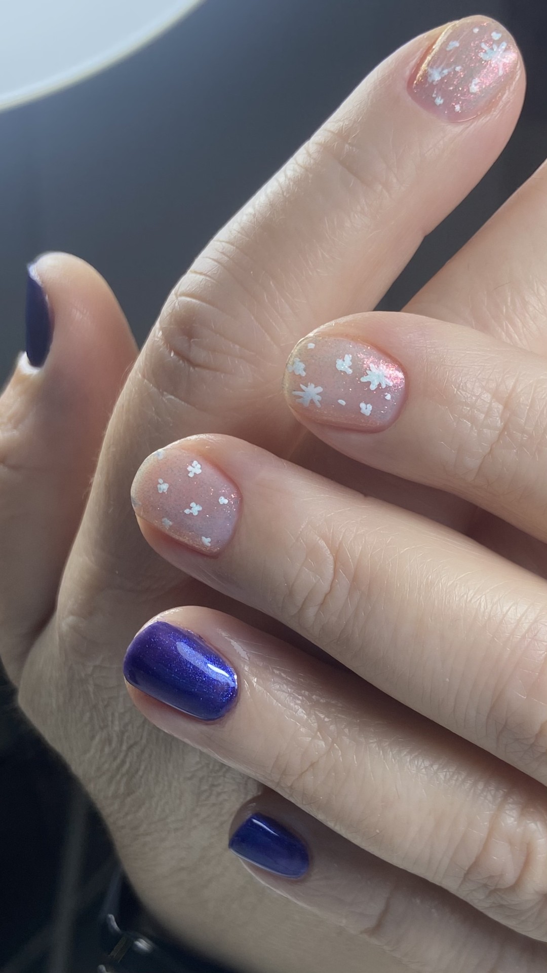 Lakiranje noktiju - doplata uz uslugu - Touch Aesthetic&Medical care, Beograd Lakiranje noktiju Nokti Lakiranje noktiju, Beograd, Vračar, Čubura, Crveni krst