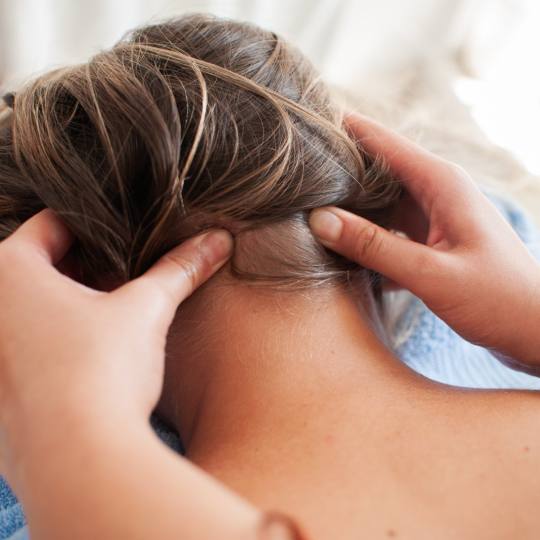 Beauty-Medico Centar #beograd Terapeutska masaža Terapeutska masaža + kiropraktika po potrebi - za