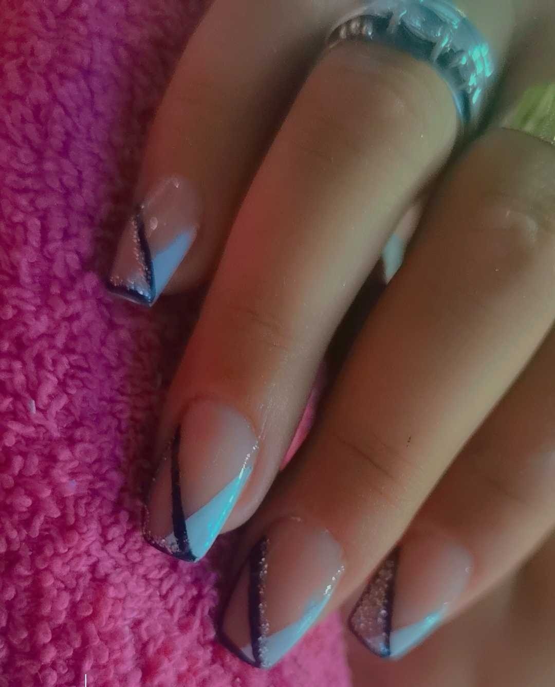 Korekcija izlivanja noktiju gelom - Black Diamond Maroli, Novi Sad Korekcija noktiju Nokti Korekcija noktiju, Novi Sad, Centar - Stari grad