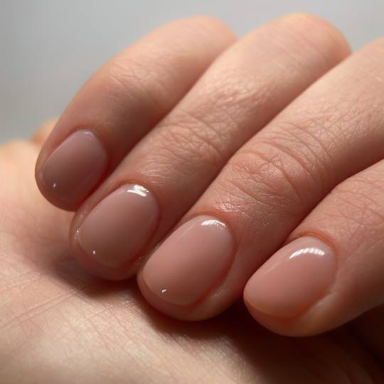 Nails Studio #beograd Ojačavanje noktiju Gel lak / rubber baza