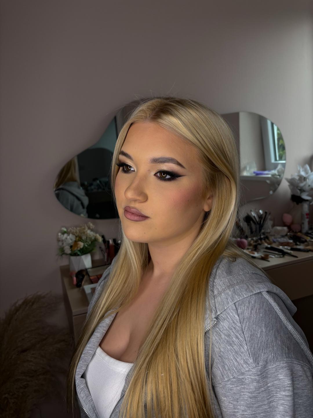 Profesionalno šminkanje - za svečane prilike - Aura Beauty, Beograd Make-up / šminkanje Lice Make-up / šminkanje, Beograd, Vračar, Čubura, Crveni krst