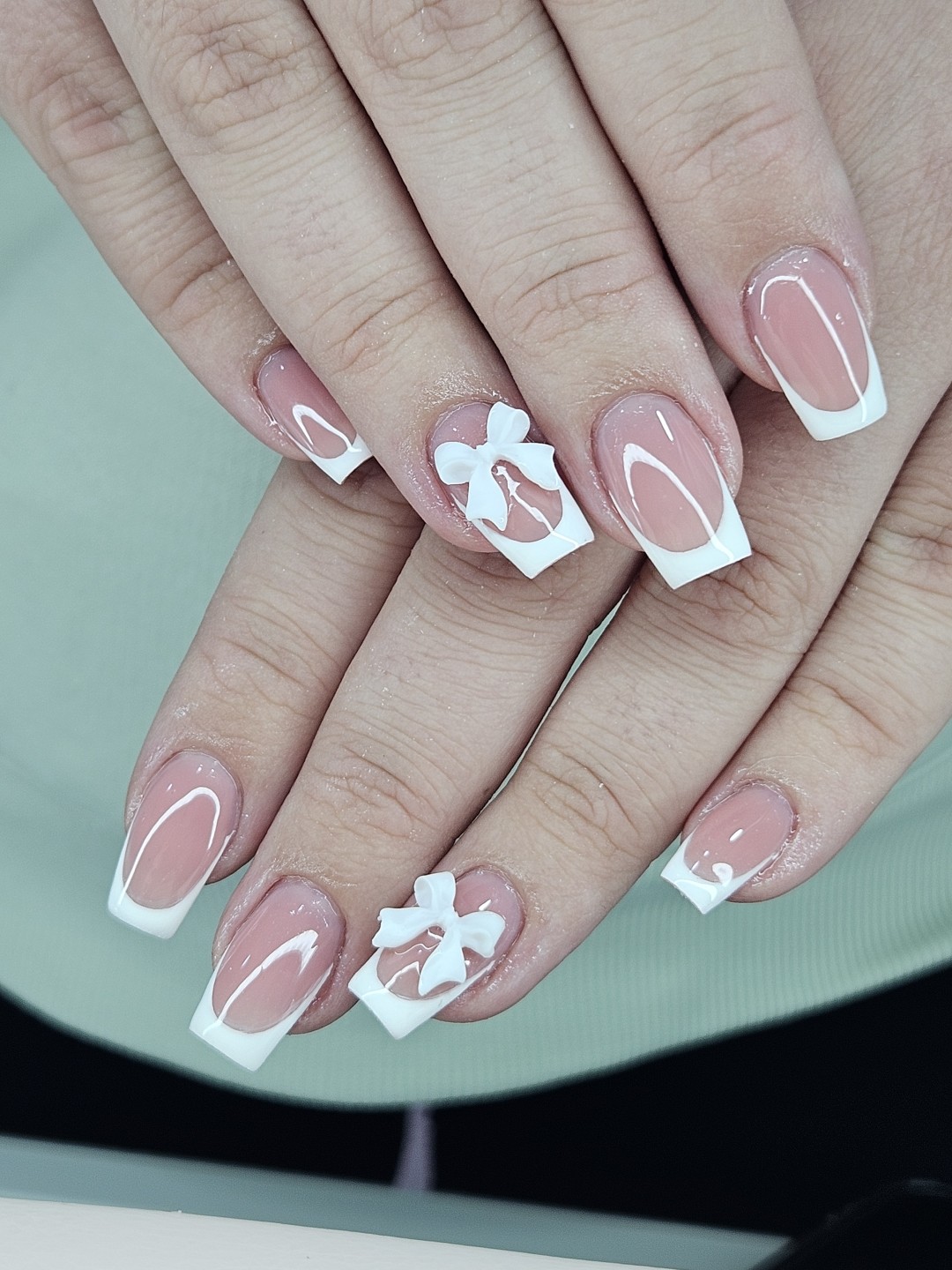Latina beauty studio #beograd Izlivanje noktiju Izlivanje noktiju gelom - do šablona 3