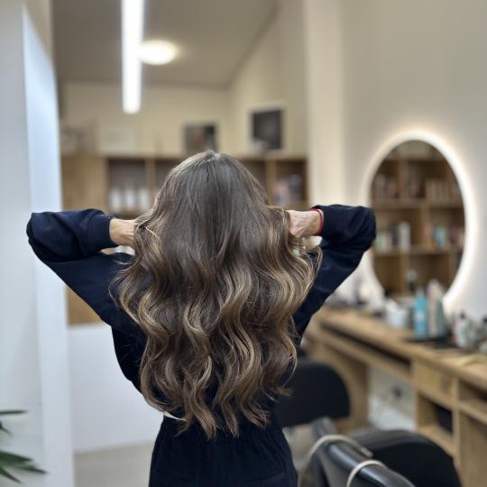 Studio Eleven Ladies&Gentlemen #beograd Žensko šišanje Žensko šišanje + feniranje - duga kosa