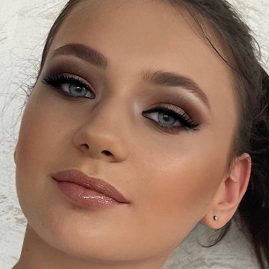 GM Beauty studio #beograd Make-up / šminkanje Profesionalno šminkanje + veštačke trepavice