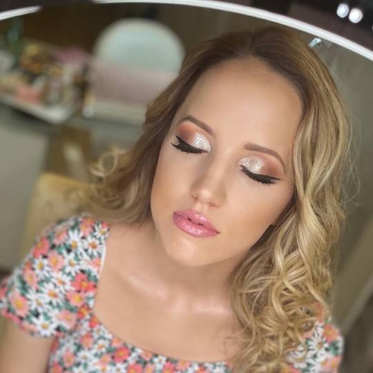 Bibi beauty centar #beograd Make-up / šminkanje Profesionalno šminkanje + veštačke trepavice mak