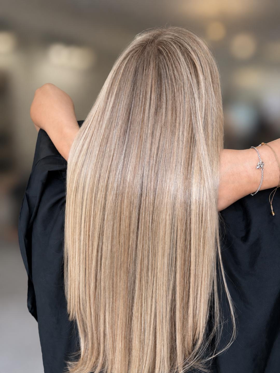 Pramenovi na foliju - duga kosa - Venom Tattoo&Beauty, Beograd Pramenovi Frizerski saloni i frizeri Pramenovi, Beograd, Konjarnik, Učiteljsko naselje