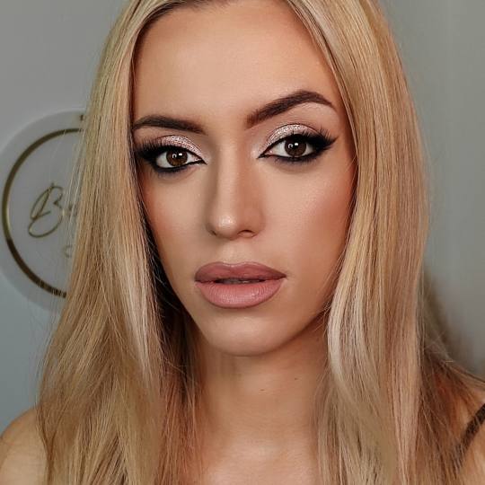 Beauty corner Belgrade #beograd Make-up / šminkanje Profesionalno šminkanje + veštačke trepavice