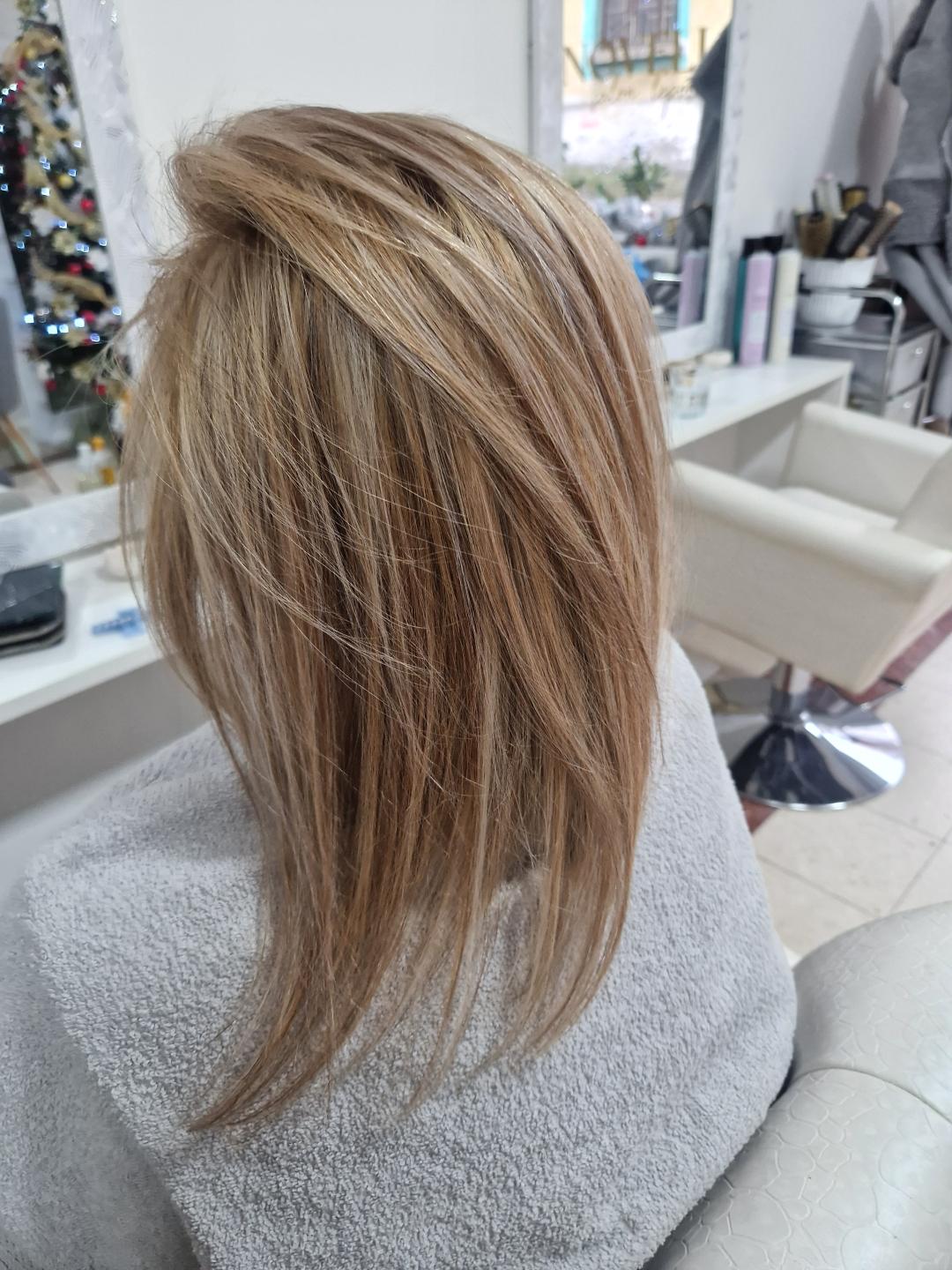 Pramenovi na foliju + preliv - duga kosa - Novelle, Beograd Pramenovi Frizerski saloni Pramenovi, Beograd, Dušanovac, Šumice