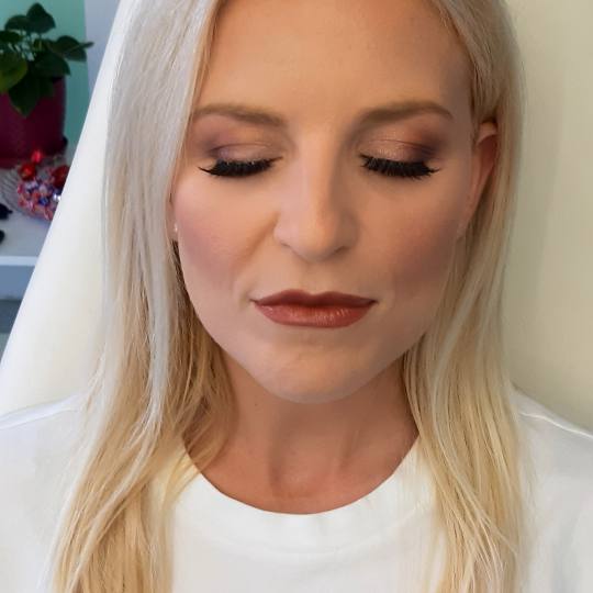 Albina Unisex Studio Lepote #temerin Make-up / šminkanje Profesionalno šminkanje + veštačke trep