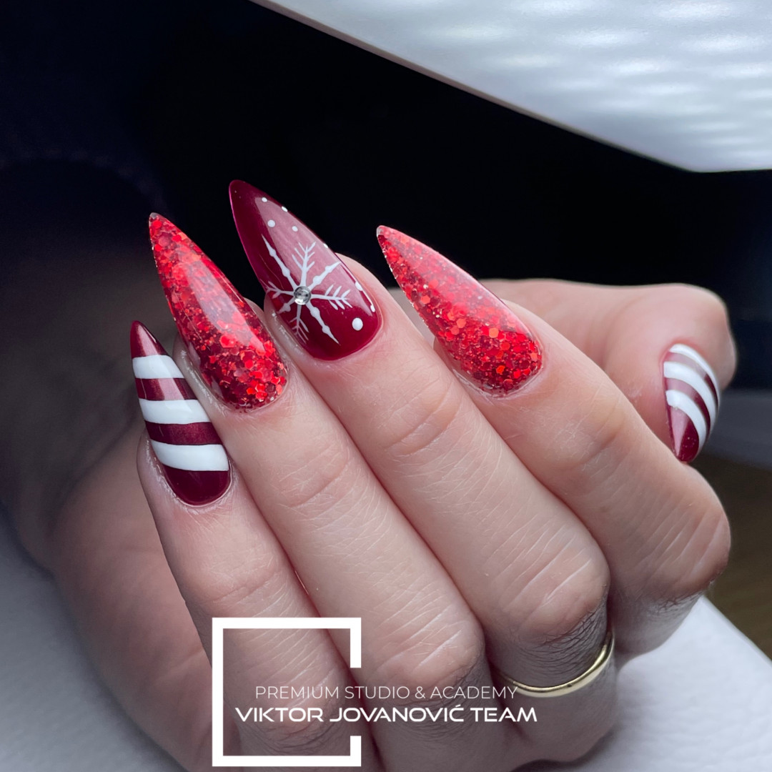 Izlivanje noktiju - L velicina - BEAUTY CENTER Viktor Jovanović, Subotica Nadogradnja noktiju Nokti Nadogradnja noktiju, Subotica, Centar