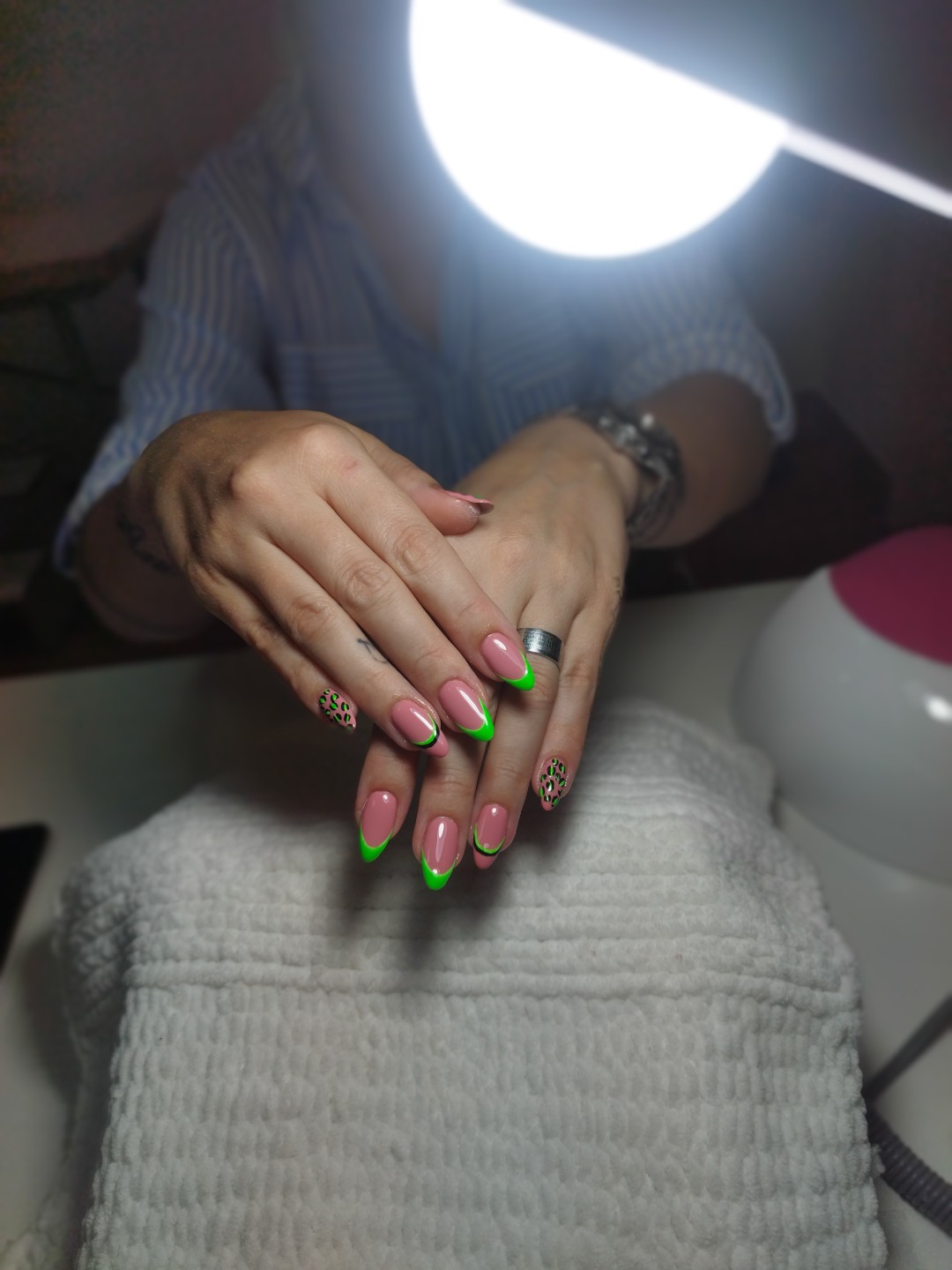 Ojačavanje noktiju S dužina korekcija - Studio Diva Lux, Niš Ojačavanje noktiju Nokti Ojačavanje noktiju, Niš, Medijana