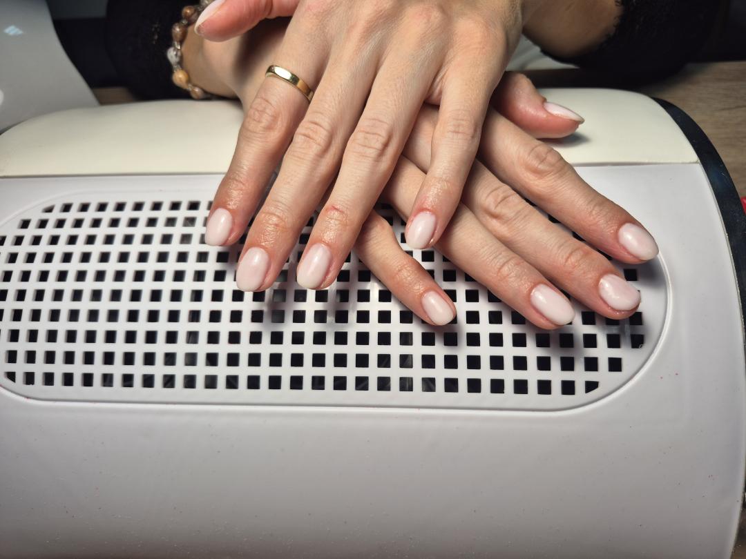 Korekcija ojačavanja noktiju gelom - S dužina - Shishi beauty studio, Beograd Ojačavanje noktiju Nokti Ojačavanje noktiju, Beograd, Centar, Stari grad, Dorćol