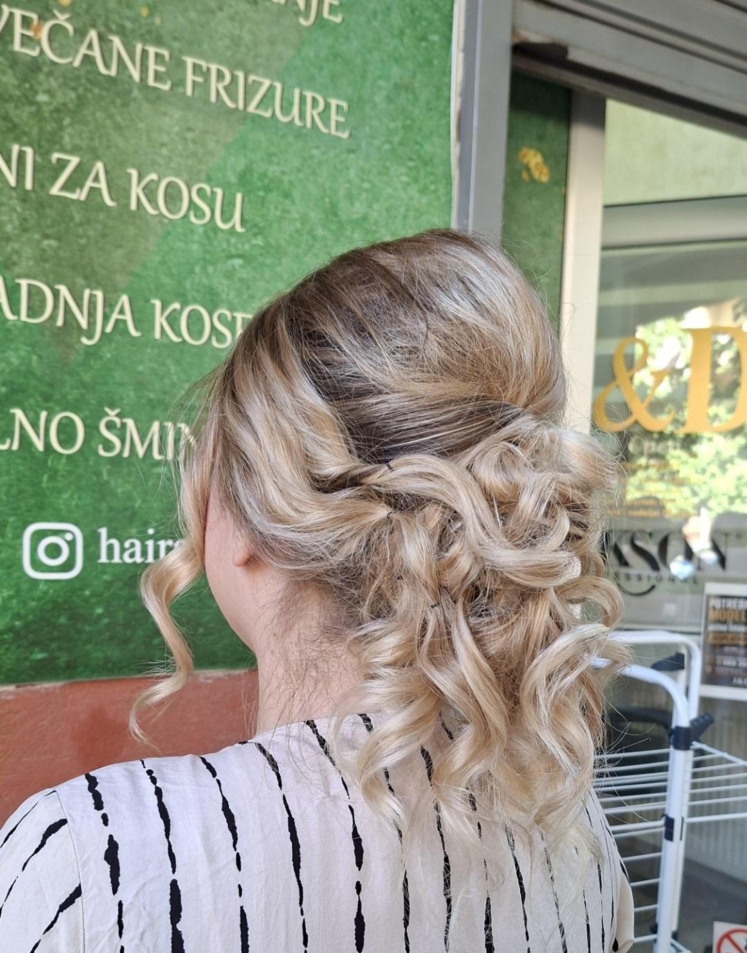 Svecane frizure pundje - Beauty style hair J&D, Novi Sad Pletenice, kike, punđe Frizerski saloni Pletenice, kike, punđe, Novi Sad, Sajmište, Detelinara, Banatić