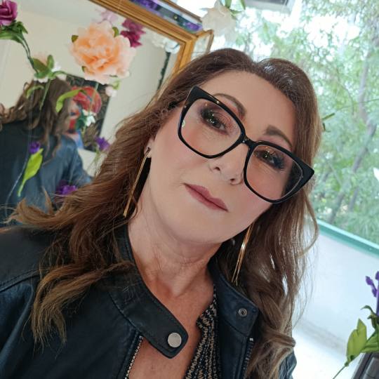 Adiantum Estetik Centar #nis Make-up / šminkanje Profesionalno šminkanje + veštačke trepavice