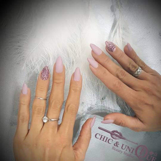 Chic & Unique #beograd Gel lak Cream mate lace indian motifs nails ???‍♀️??‍♀️?♥️???