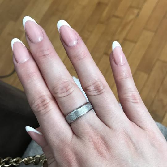 Beauty Studio Glam #beograd Izlivanje noktiju Izlivanje noktiju gelom / tipsama - kratki nokti
