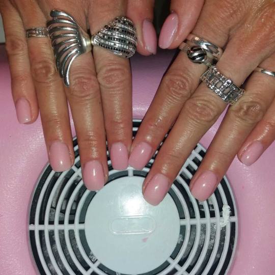 Choco Love #beograd Manikir Aparatni manikir + gel lak #manikir #pedikir #saloni-pedikir-manikir #iz